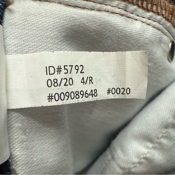 Express Women’s Mom Jean Super High Rise Dark Wash Relaxed Sz 4R - Picture 8 of 8